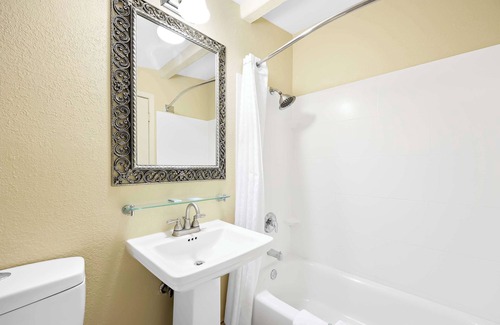 Springfield Hotel | Best Western Coach House