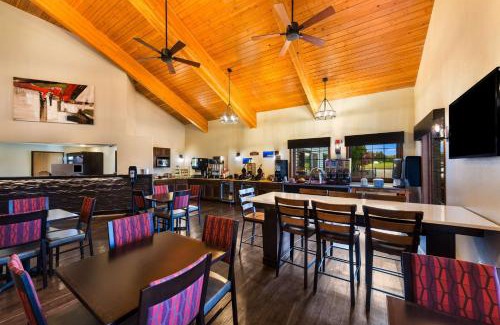 Eagle River Hotel | Best Western Derby Inn