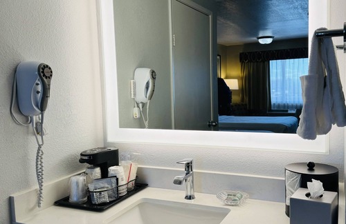 Mojave Hotel | Best Western Desert Winds