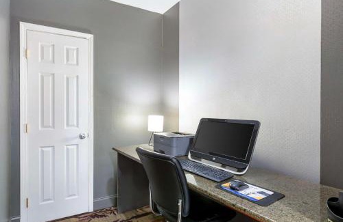 Rochester Hotel | Best Western Inn at the Rochester Airport