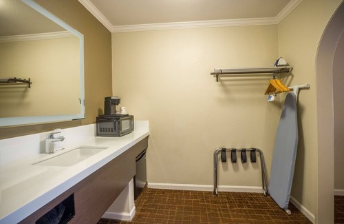 Centennial Hotel | Best Western Inn