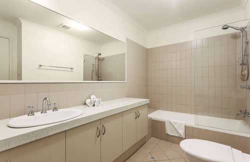 Northbridge Hotel | Best Western Northbridge Apartments