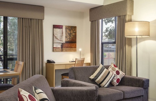 Northbridge Hotel | Best Western Northbridge Apartments