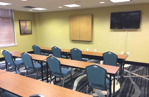 Crestline Heights Hotel | Best Western Plus Birmingham Inn & Suites