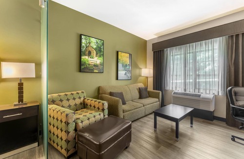 Steubenville Hotel | Best Western Plus Franciscan Square Inn and Suites