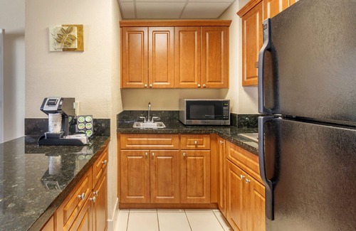 The Crossings Hotel | Best Western Plus Kendall Hotel & Suites