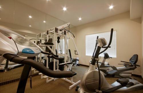 Lake Elsinore Hotel | Best Western Plus Lake Elsinore Inn & Suites