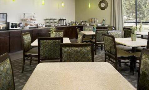 Chester Hotel | Best Western Plus Philadelphia Airport South - at Widener University