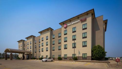 Williston Hotel | Best Western Plus Williston Hotel & Suites