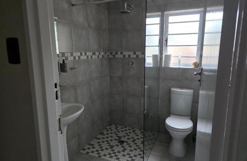 Port Elizabeth Villa | BestInn