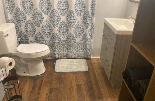 Tyler House | BestStays@Belmont TVs in all rooms large groups welcome