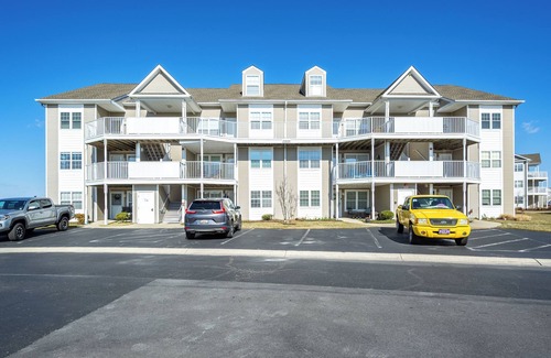 Ocean View Condo | Bethany Bay Hideaway: Spacious, Modern 4 Bed 4 Bath Condo, Water & Wetland Views