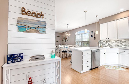 Bethany Breeze House | Bethany Breeze Townhouse with High-Speed WiFi, Shared Pool, & Washer/Dryer