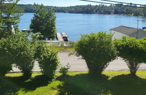 Kauneonga Lake House | Bethelwoods Concert Season is in Full Swing! 2- Bedroom House near venue.