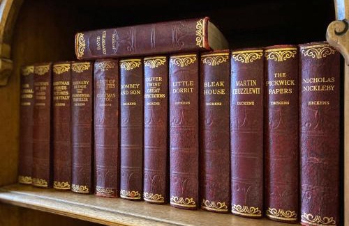 Hopton House | Betsey Trotwood. Historic stylish 2-bed cottage.