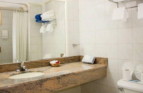 Rodney Bay Hotel | Better Choice for your Vacation! 4 Comfortable Units w/Kitchen, Outdoor Pool!