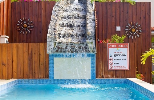 Rodney Bay Hotel | Better Choice for your Vacation! 4 Comfortable Units w/Kitchen, Outdoor Pool!