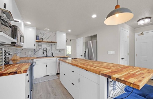Central Oregon House | Better than a hotel, dog friendly, custom finishes