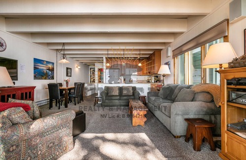 Incline Village Condo | Betty's Place - Beachfront w Lake Access (LA99958)