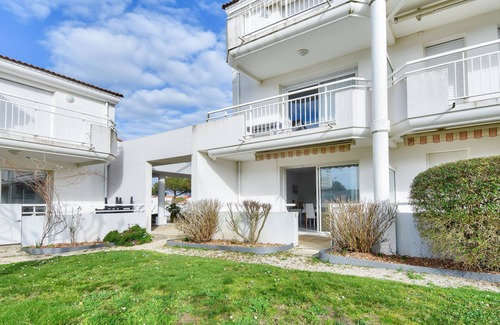 Saint-Gilles-Croix-de-Vie Apartment | Between beach and port: Apartment for 4