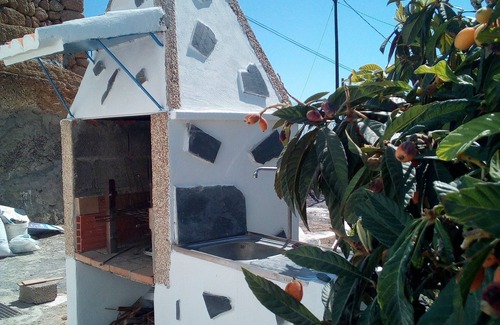Fasnia Cottage | Between sky and sea, typical Canarian troglodyte house, accessible to people with reduced mobility