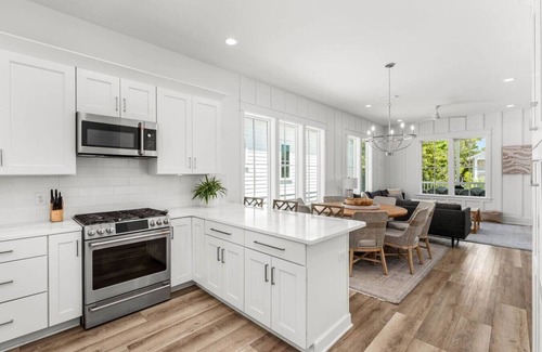 Seagrove Beach House | Between the Lake & Ocean – 4BR Seagrove Retreat + Private Pool, Sleeps 11