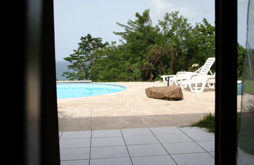 Tartane Apartment | between the sea and the Caribbean sun garden