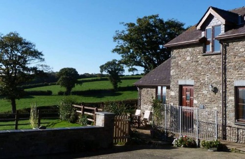 Silian Other | Beudy Bach in the beautiful Lampeter