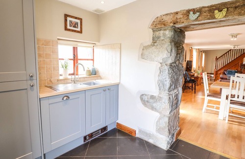 Dolgellau Cottage | BEUDY PENARDDWNION, pet friendly, with a garden in Dolgellau