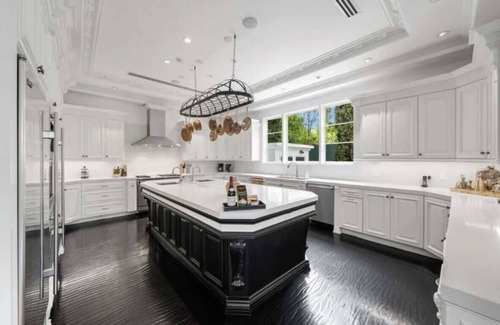Beverly Hills House | Beverly Hills Contemporary Classic Estate