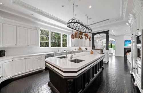 Beverly Hills House | Beverly Hills Contemporary Classic Estate