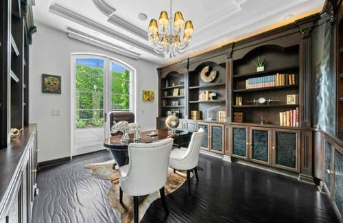 Beverly Hills House | Beverly Hills Contemporary Classic Estate