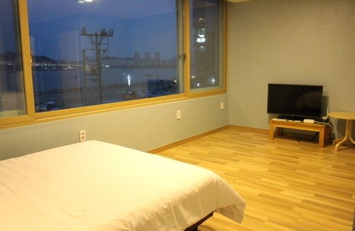 Suyeong-Gu House | Bexco Hostel B&B