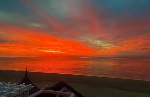 Newbury House | Beyond the Sea