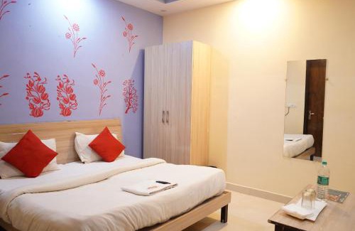 Hauz Khas Village Hotel | Bharat Vandana - near yashobhoomi