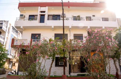 Taj Ganj Hotel | Bharat Villa - Homestay