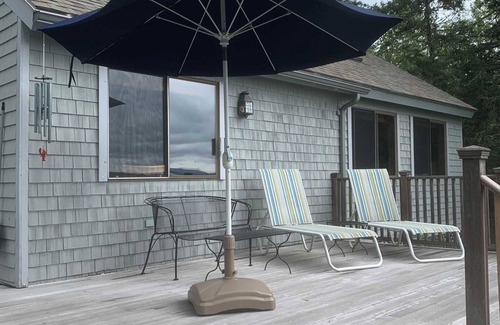 Trenton Cottage | Biello Cottage - on the water in Trenton