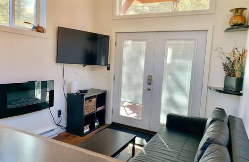 Idaho Springs Cabin | Bierstadt Cabin at Base Camp Lodging Company