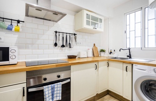 El Cabanyal Apartment | Big and authentic flat in Valencia near beach