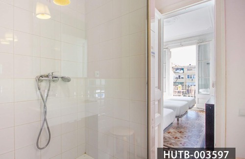 Sant Antoni Apartment | Big apartment Barcelona Gran via