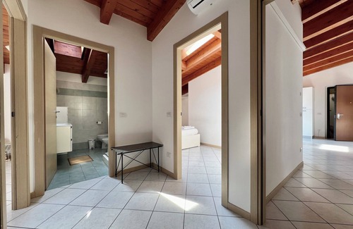 Acquabella Apartment | BIG Attico Goldoni 2 bathroom [Duomo-M4 Lin Airport]