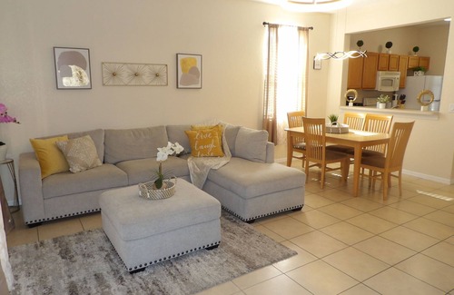 Wellington House | Big Beautiful 4 Bedroom in Regal Palms Resort