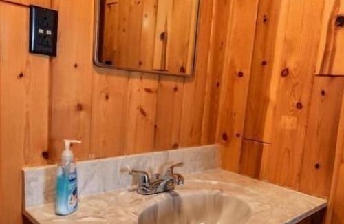 Holton Cottage | Big Blue Lake Cottages, LLC - Cottage #1