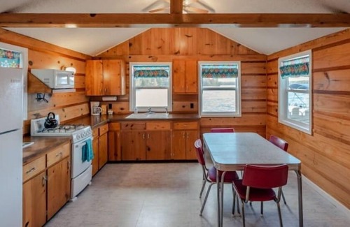 Holton Cottage | Big Blue Lake Cottages, LLC - Cottage #1