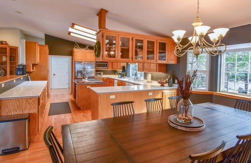 Twain Harte House | Big Brook Hideaway – Spacious 4BR Retreat w/Game Room & EV Charger in Twain Har