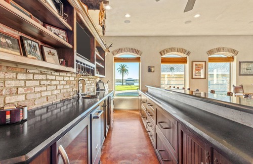 Hackberry House | BIG CAMP AT THE WATER