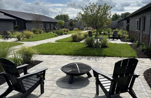 Town of Sullivan House | Big Cat Bungalows at The Haven