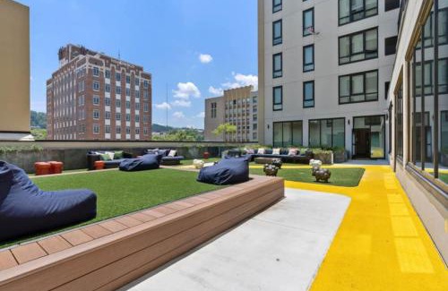 Five Points South Apartment | Big City Energy 2BR Apt in the Heart of BHM