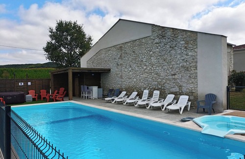 Blaymont House | Big cottage country 8 bedroom, pool, game room, spa, 24 people