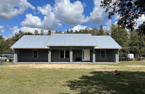 Polk City House | Big Country, but close to top theme parks